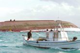Το αλιευτικό Α/Κ Σαρωνικός εντοπίζει το Φ/Γ Δύστος ανεστραμμένο να επιπλέει 3,5 ν.μίλια ανατολικά της Κύμης