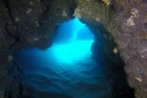 Υπέροχα περάσματα στο σπήλαιο της Μερόπης
